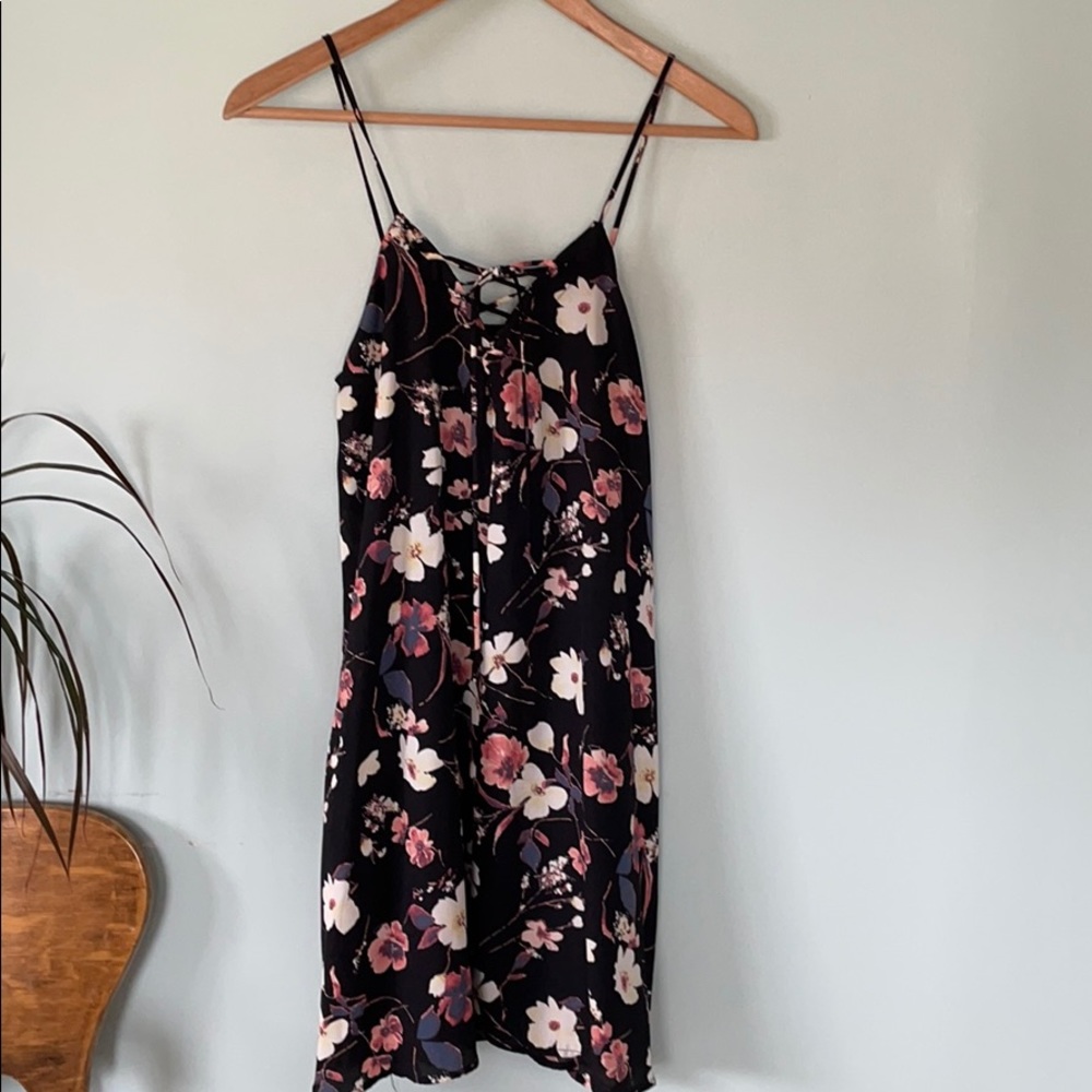 Mimi Chica black floral print shift swing dress